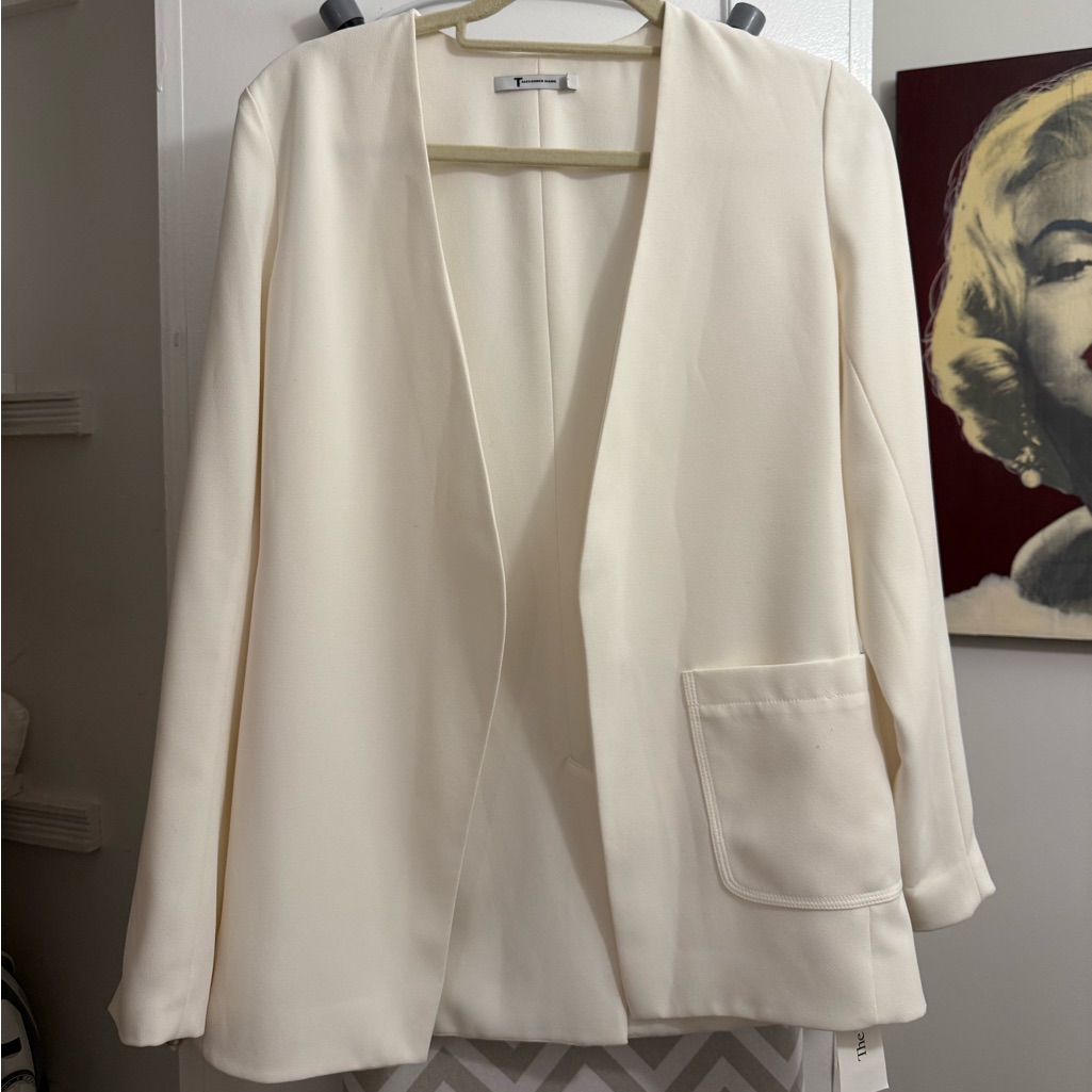 Elegant Cream Crepe Blazer